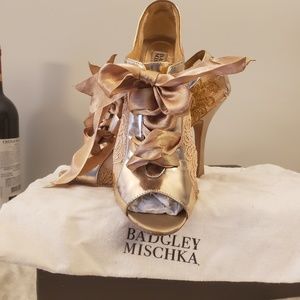 BADGLEY MISCHKA 8.5 Olaf Nude Bootie Satin Laces